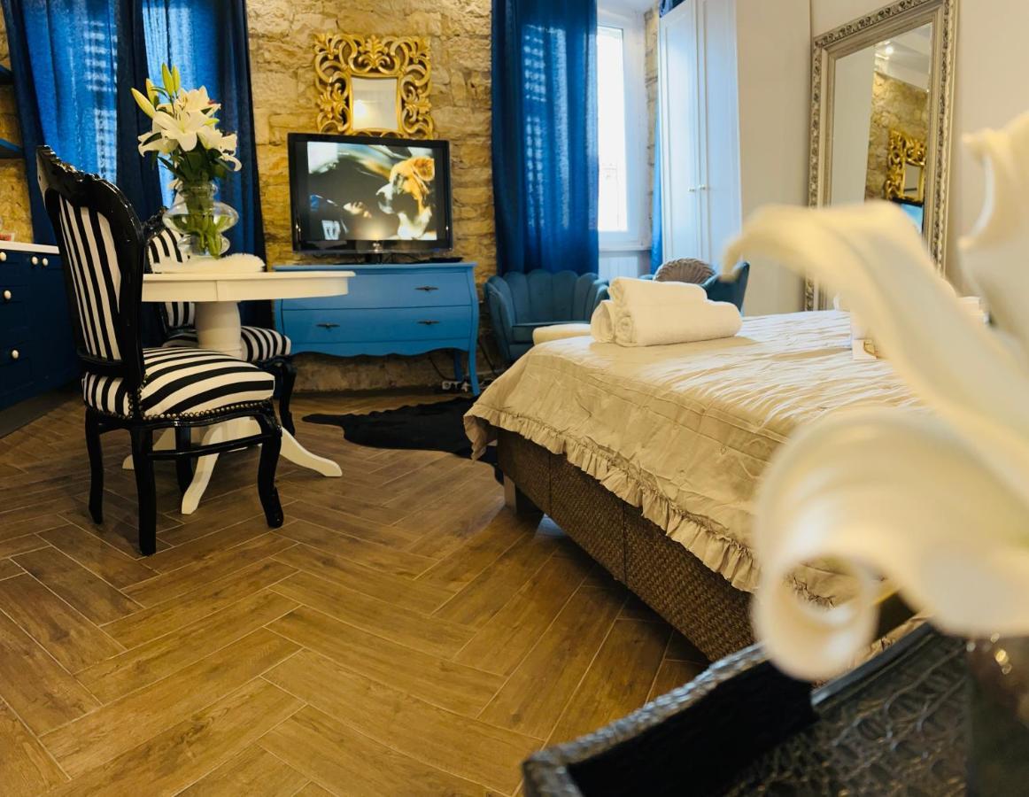 PUY La Dolce Vita Luxury Apartments With Best Free Private Parking In City Center מראה חיצוני תמונה