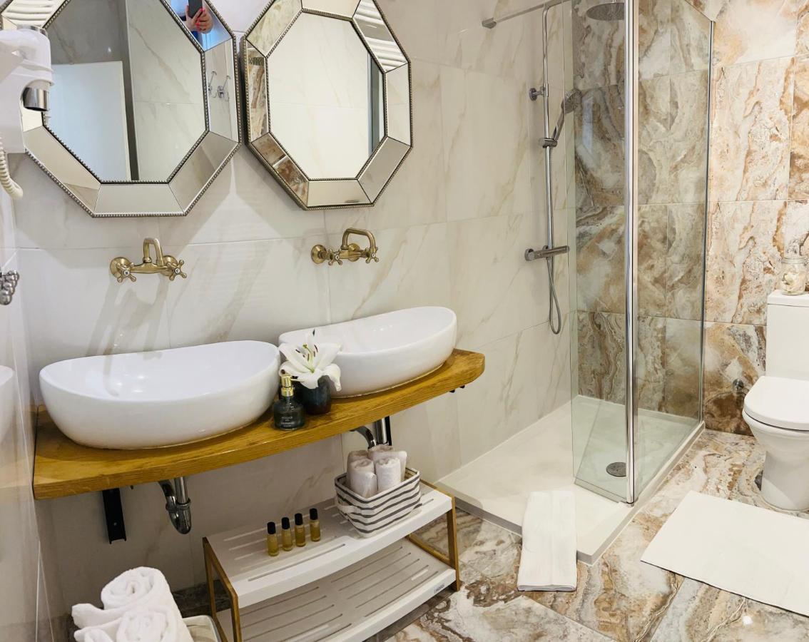 PUY La Dolce Vita Luxury Apartments With Best Free Private Parking In City Center מראה חיצוני תמונה